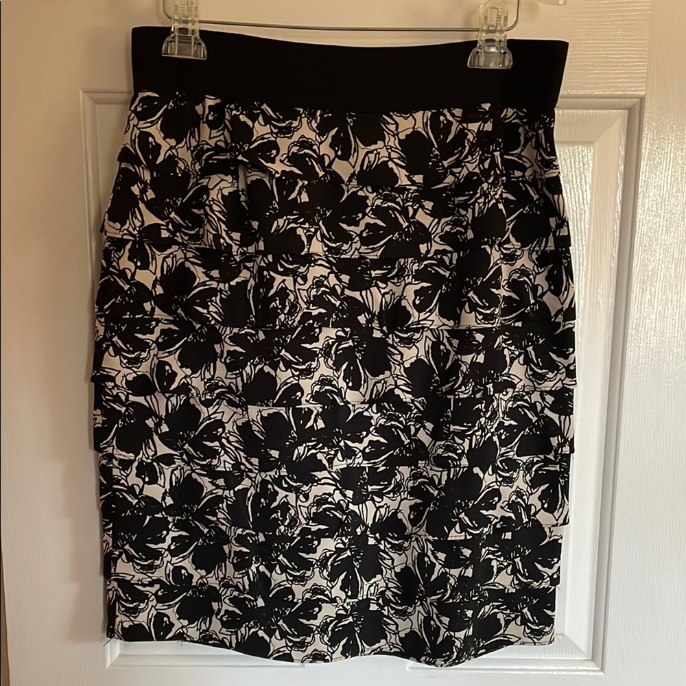 Alfani. Black and beige tiered skirt.